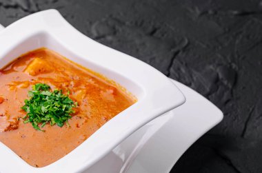 Kolombiya usulü domuz pirzolası çorbası.