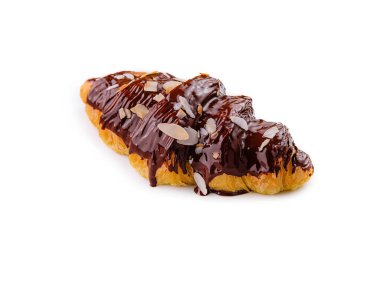 Çikolatalı ve bademli taze kruvasan.