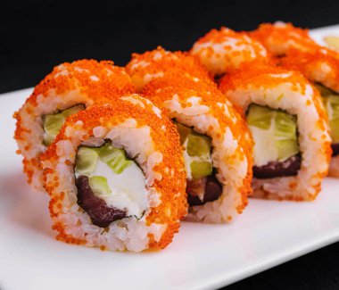 Makro California maki suşisi ve pilav.