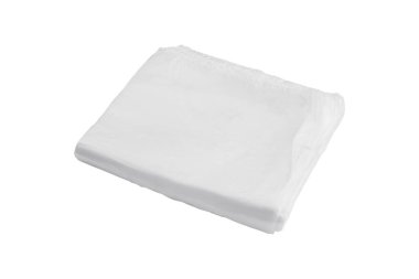 Saf beyaz bir zeminde sunulan plastik poşetler.
