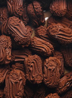 Zengin çikolatalı kurabiyelerin üst görüntüsü