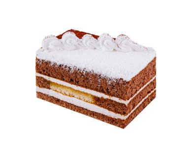 Ağız sulandıran tiramisu keki beyaz arka planda sunulur, nefis katmanları ve davetkar aroması sergilenir.