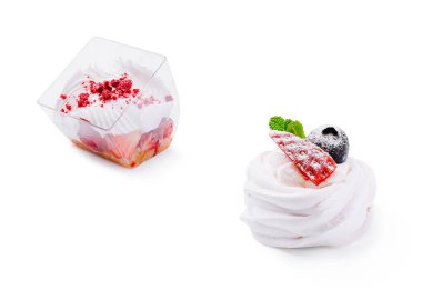 İki güzel el yapımı tatlı yan yana sunulur..