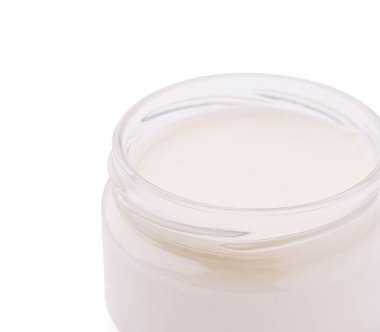 Açık cam kavanozu mayonezle yakın plan çek.