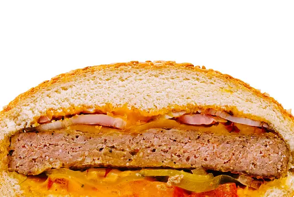 Bu doyurucu sandviç, erimiş peynir ve gevrek sebzelerle kaplı taze ekmek dilimlerinin arasına yerleştirilmiş sulu bir etli börek içeriyor. Tatmin edici bir yemek için mükemmel..