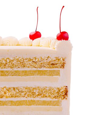 Krema ve meyve katmanlı, üzerinde iki kiraz bulunan, nefis bir vanilyalı pasta. Kutlamalar ve toplantılar için cazip bir tatlı ideali..