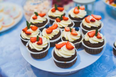 Lezzetli düğün resepsiyonu, tatlı masası..