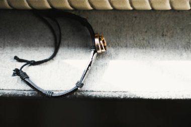 Alyanslı güzel bir resim..