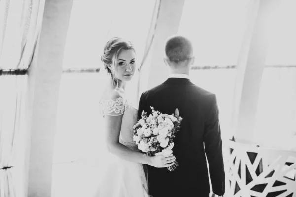 Крупним Планом Красива Молода Весільна Пара — стокове фото