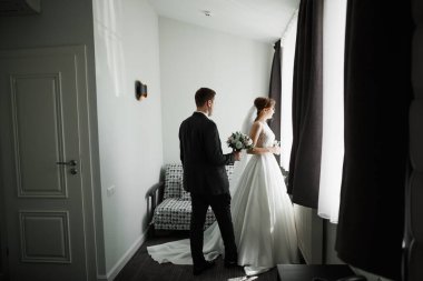 Genç ve güzel bir çiftin yakın çekimi..