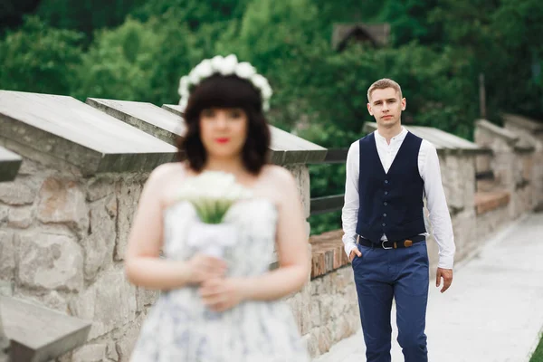 素敵な若い結婚式のカップルのクローズアップ — ストック写真
