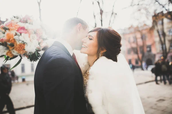 Närbild Ett Trevligt Ungt Bröllop Par — Stockfoto