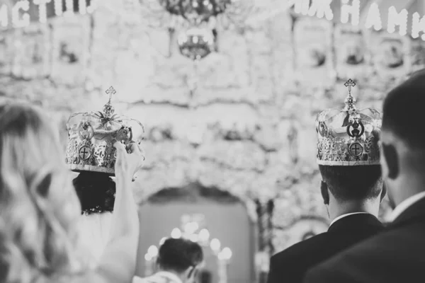 Hochzeitspaar Und Bräutigam Heiraten Kirche — Stockfoto