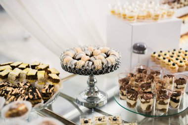 Lezzetli düğün resepsiyonu, tatlı masası..