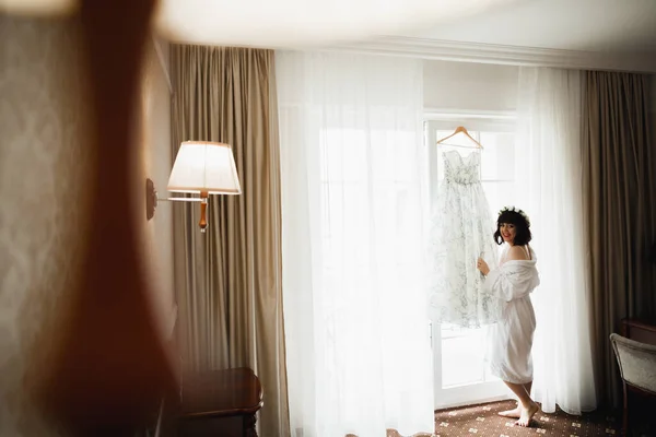 stock image Portrait of beautiful bride with fashion veil at wedding morning.