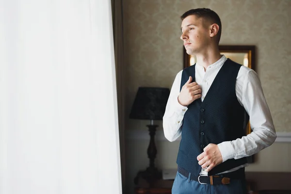 Beautiful Man Groom Posing Preparing Wedding — Stock Photo, Image