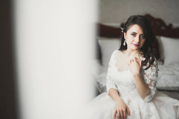 Porträt Einer Schönen Modebraut Süß Und Sinnlich Hochzeits Make Und — Stockfoto