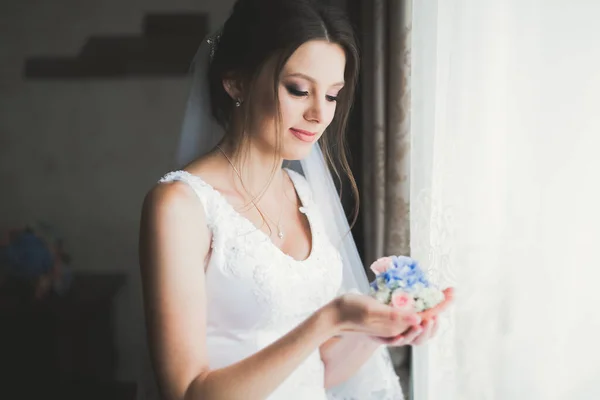 Portrait Beautiful Bride Fashion Veil Wedding Morning — Stok Foto