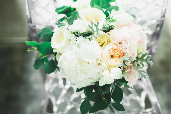 Bellissimo Bouquet Sposa Con Fiori Diversi Rose — Foto Stock