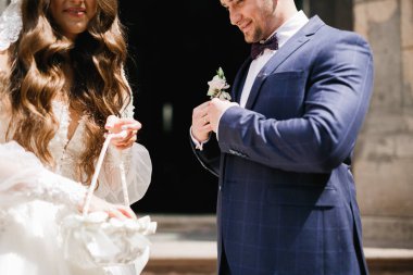 Genç ve güzel bir çiftin yakın çekimi..