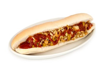 Fırında kalamar sandviçi, yanında da kepçeyle. Gıda beyaz arkaplanda izole.