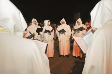 İspanya, Zamora 'da kutsal hafta. İsa 'nın Tövbe, Işık ve Yaşam Kardeşliği' nin Cumartesi gecesi Tutku Gecesi Geçidi.