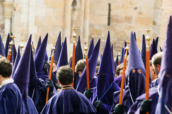 スペインのサモラでの聖週間 聖木曜日の午後にサンタ ヴェラ クルス兄弟団の行列 — ストック写真