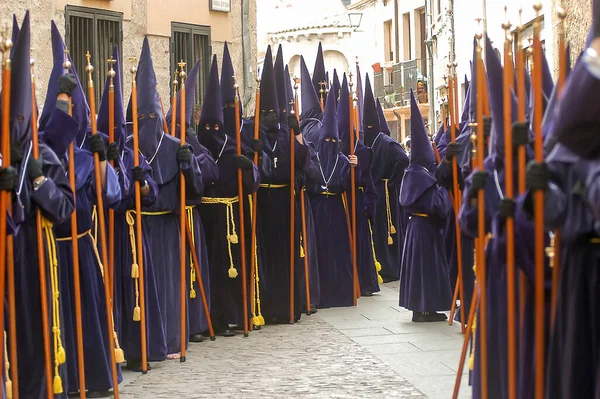 スペインのサモラでの聖週間 聖木曜日の午後にサンタ ヴェラ クルス兄弟団の行列 — ストック写真