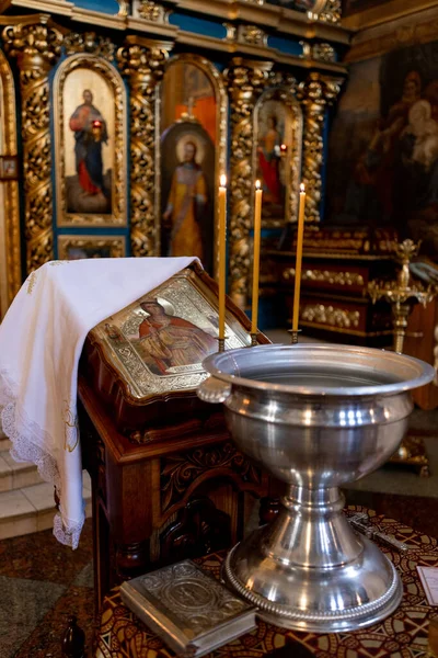 แบบอ กษรโลหะส าหร บการให ยรต ในโบสถ — ภาพถ่ายสต็อก