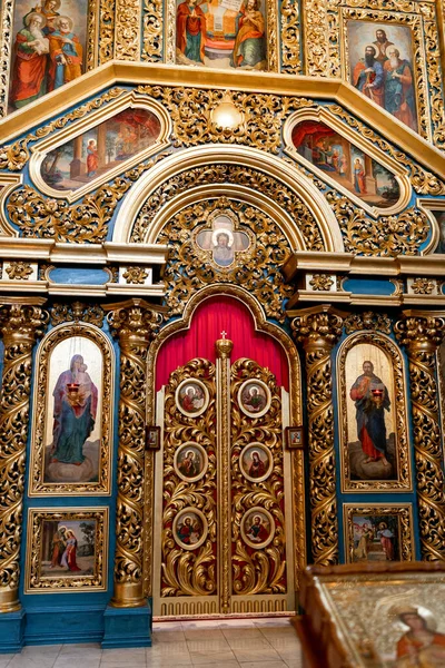 Een Prachtig Houten Interieur Van Een Orthodoxe Kerk — Stockfoto