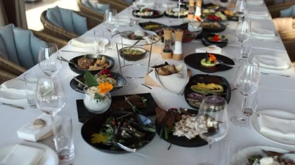 Nourriture Sur Table Banquet Dans Restaurant Anniversaire Mariage — Video