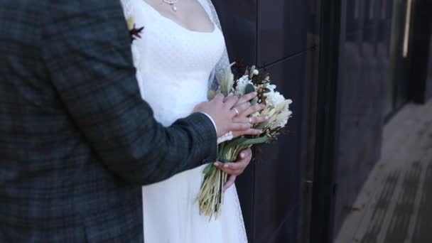 Bride Groom Holding Wedding Bouquet Flowers — Stock Video