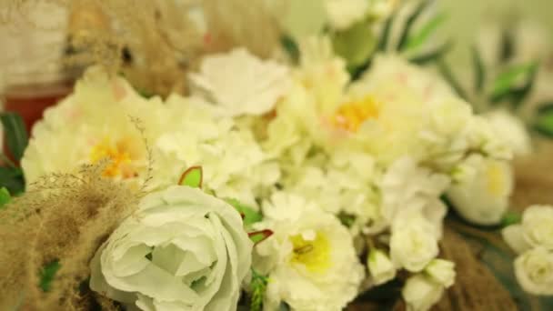 Flores Blancas Mesa Boda Decoración Del Restaurante — Vídeos de Stock