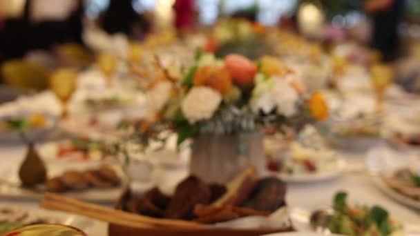 Їжа Напої Святковому Столі Ресторані День Народження Весілля — стокове відео