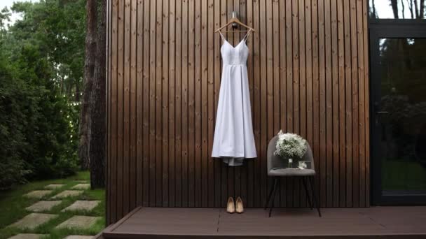 Bride White Wedding Dress Hangs Wall Vision — Wideo stockowe