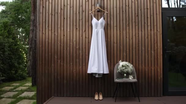 Bride White Wedding Dress Hangs Wall Vision — Stockvideo
