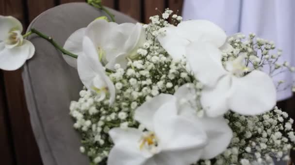 Букет Нареченої Прикрасами Стільці Вранці Весілля — стокове відео
