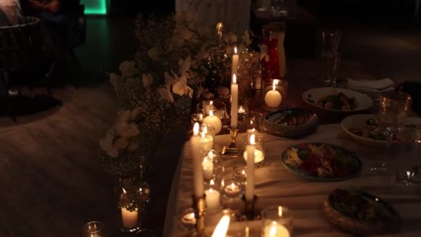 Banquet Table Restaurant Candles Evening Wedding — Stock videók