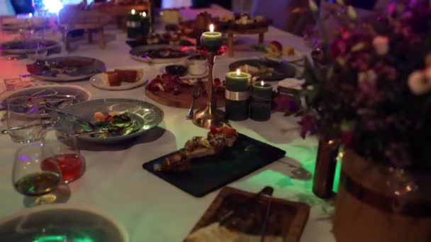 Candle Food Drinks Table Restaurant Weddings Birthdays Anniversaries — Vídeo de Stock
