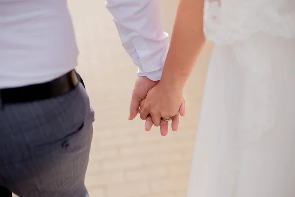 Man Woman Hold Hands Wedding Newlyweds — Φωτογραφία Αρχείου