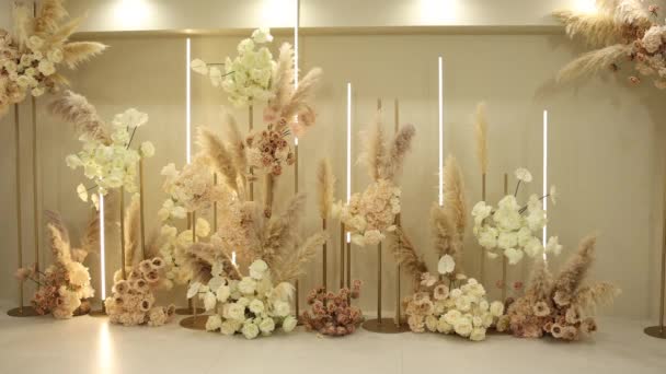 Arrangement Dried Flowers Wall Floor Room Decor — Stock Video