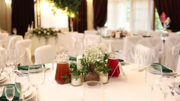 Hochzeitstisch Mit Essen Restaurant — Stockvideo