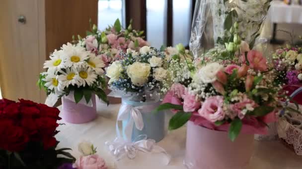 Wiele Bukietów Kwiatów Wakacje — Wideo stockowe