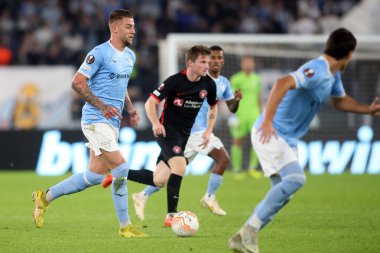 Roma, İtalya 27.10.2022: Lazio Milinkoviç Uefa Avrupa Ligi 2022-2023, F Grubu - SS Lazio ile FC Midtjylland arasındaki futbol karşılaşması sırasında İtalya 'nın başkenti Roma' daki Olimpiyat Stadyumu 'nda gerçekleşti..