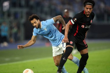 Roma, İtalya 27.10.2022: Lazio 'lu Anderson, Midtjylland' lı Evander Uefa Avrupa Ligi 2022-2023, F Grubu - SS maç 5, SS Lazio ile FC Midtjylland arasındaki futbol maçı İtalya 'nın başkenti Roma' daki Olimpiyat Stadyumu 'nda..