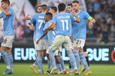 Roma, İtalya 27.10.2022: Lazio 'lu Milinkoviç Saviç 1-1' lik skorla Uefa Avrupa Ligi 2022-2023, F Grubu - SS eşleşmesi 5, SS Lazio ile FC Midtjylland arasındaki futbol karşılaşmasını İtalya 'nın başkenti Roma' daki Olimpiyat Stadyumu 'nda kutluyor..