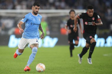 Roma, İtalya 27.10.2022: Lazio 'lu Hysaj Uefa Avrupa Ligi 2022-2023, F Grubu - SS Lazio ile FC Midtjylland arasındaki maç sırasında İtalya' nın başkenti Roma 'daki Olimpiyat Stadyumu' nda oynandı..