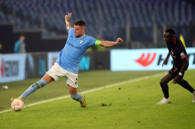 Roma, İtalya 27.10.2022: Lazio 'lu Milinkoviç Saviç, Midtjyllandlı Sisto Uefa Avrupa Ligi 2022-2023, F Grubu - SS maç 5, İtalya' nın başkenti Roma 'daki Olimpiyat Stadyumu' nda SS Lazio ile FC Midtjylland arasındaki futbol maçı.