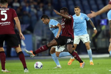 Roma, İtalya 30.10.2022: Lazio 'lu Pedro, İtalya' nın başkenti Roma 'daki Olimpiyat Stadyumu' nda SS Lazio ile Salernitana Calcio arasında oynanan 2022-2023 sezonunda Salenrnitana 'lı Pedro eylemde..