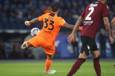 Roma, İtalya 30.10.2022: İtalya 'nın başkenti Roma' daki Olimpiyat Stadyumu 'nda SS Lazio ile Salernitana Calcio arasında oynanan İtalya Futbol Şampiyonası Serisi A 2022-2023 maçında Salernitana Sepe eylemi başladı..